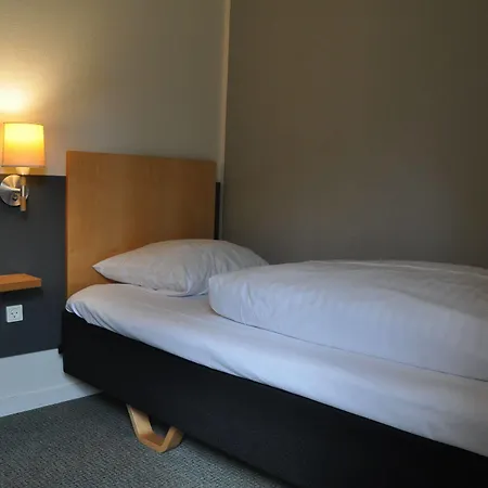 Huset Hotell 3*