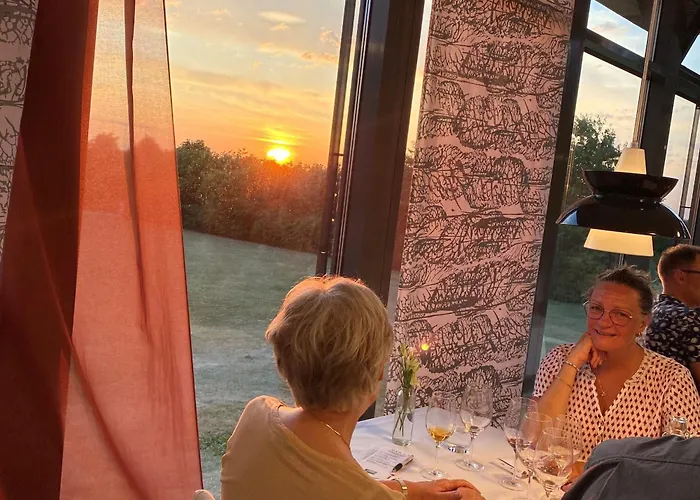 胡塞特米泽尔法特酒店 3*