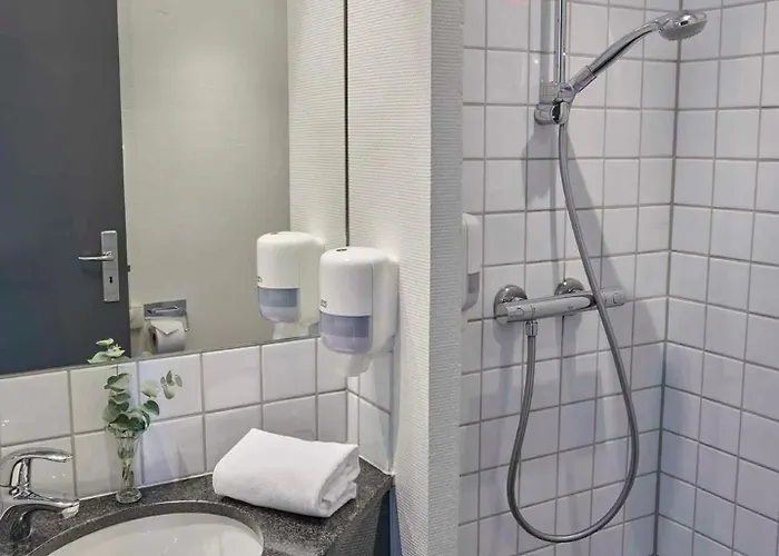 胡塞特米泽尔法特酒店 3*