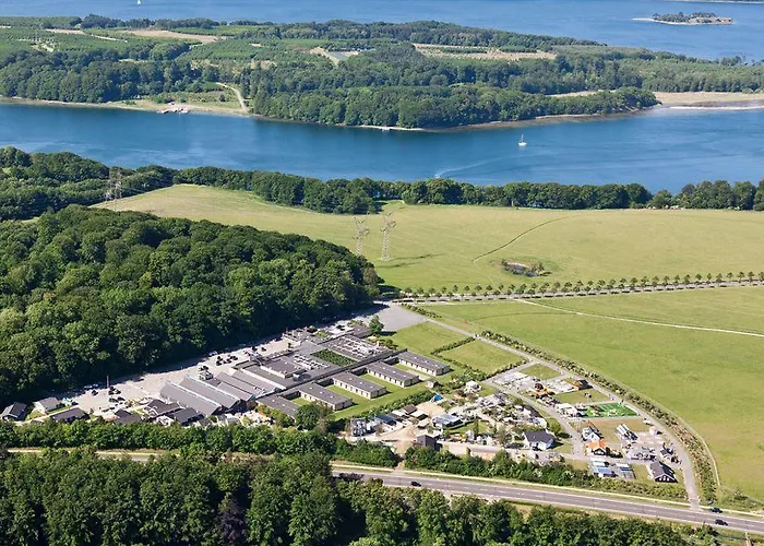 胡塞特米泽尔法特酒店 3*