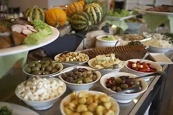 胡塞特米泽尔法特酒店 米泽尔法特